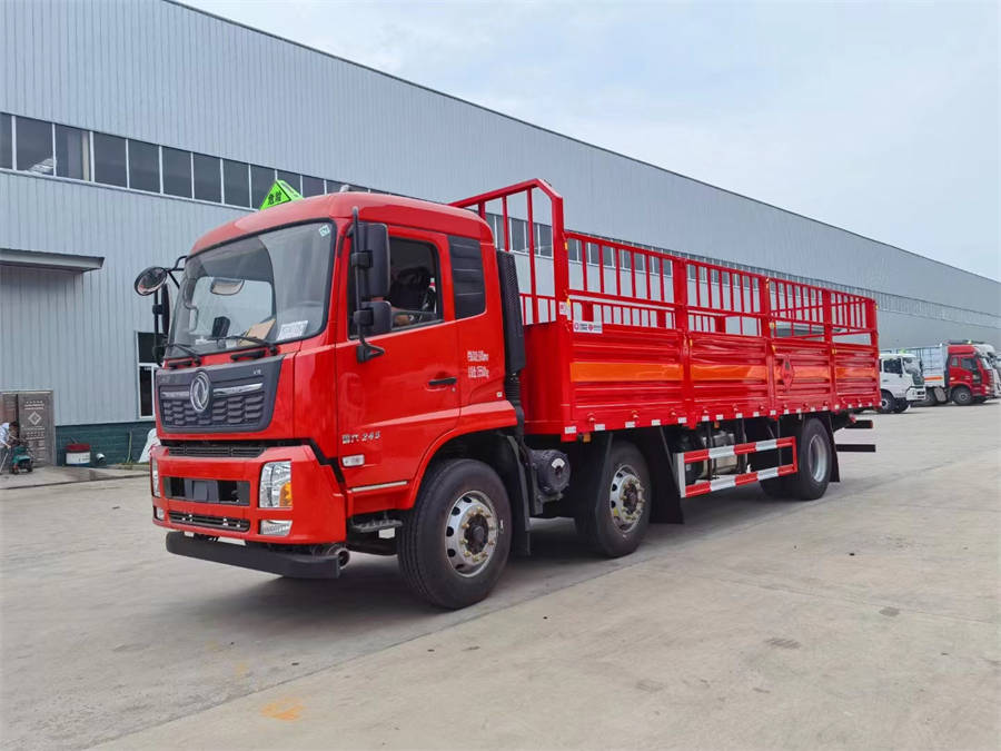 8米6東風(fēng)天錦小三軸氣瓶車