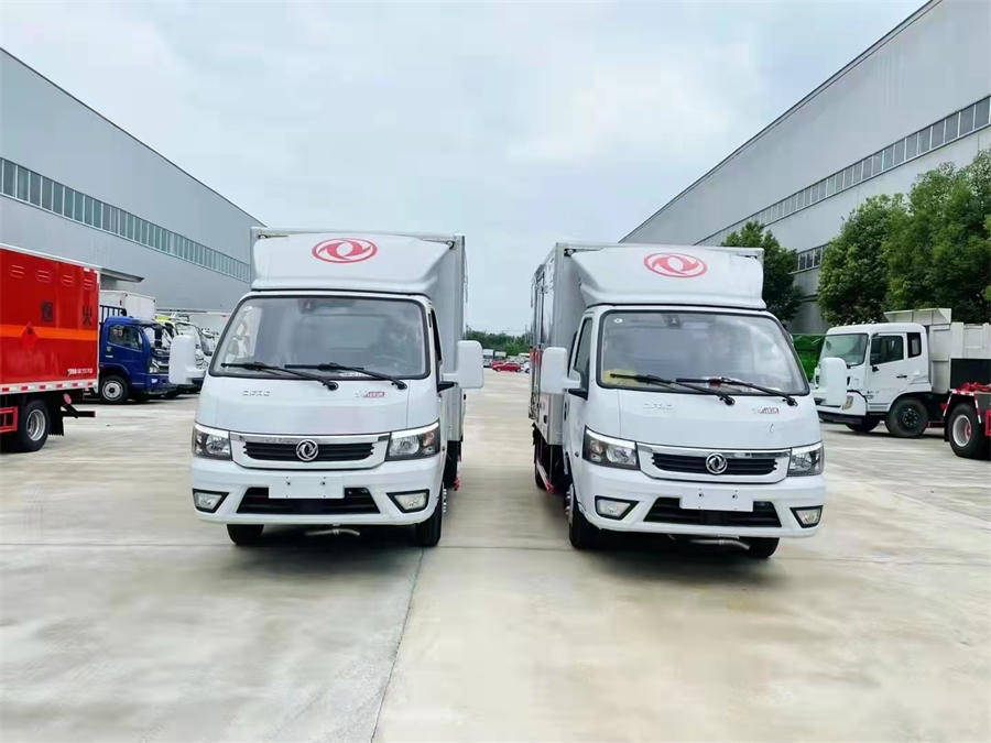 3米3東風(fēng)途逸（藍(lán)牌）易燃液體廂式車