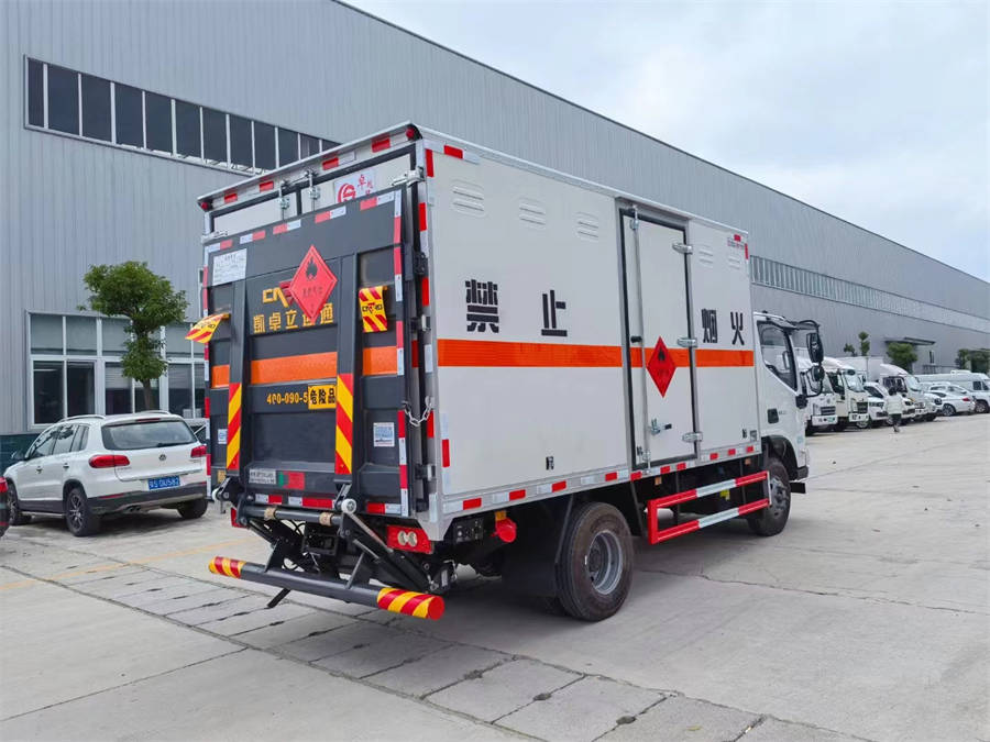 5米2福田歐馬可雜項(xiàng)運(yùn)輸車