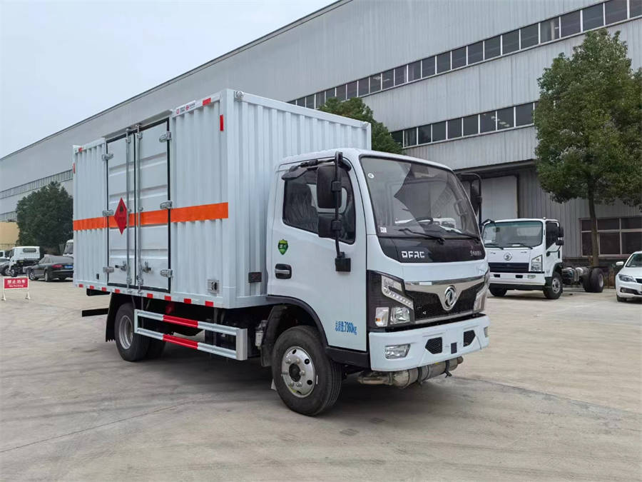 4米2東風多利卡（藍牌）雜項運輸車