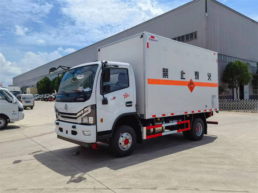 4米2東風多利卡（藍牌）雜項運輸車
