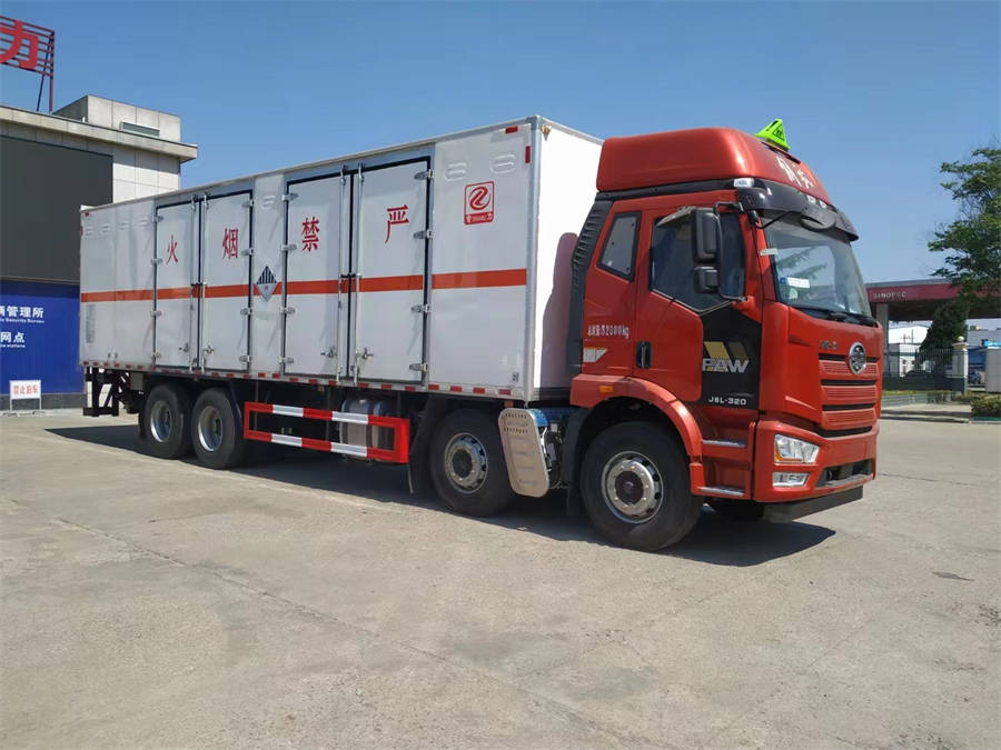 9米6解放J6L雜項(xiàng)運(yùn)輸車(chē)